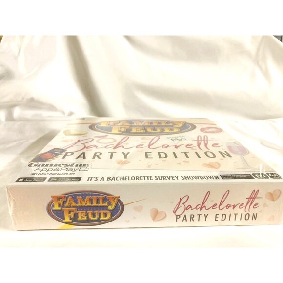 Family Feud Bachelorette Party Edition by Spin Master Games Adult 17+ New Sealed - Picture 3 of 3